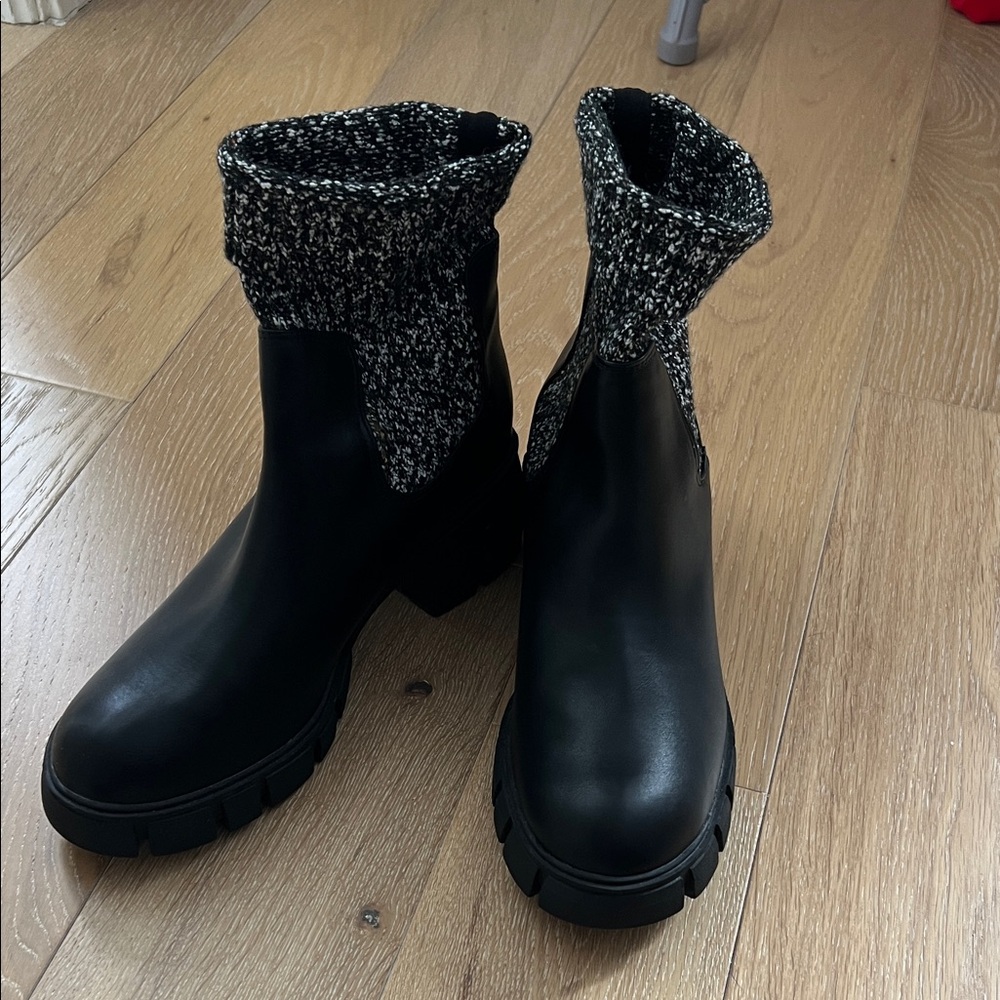 NWOT Target Chelsea Boot
